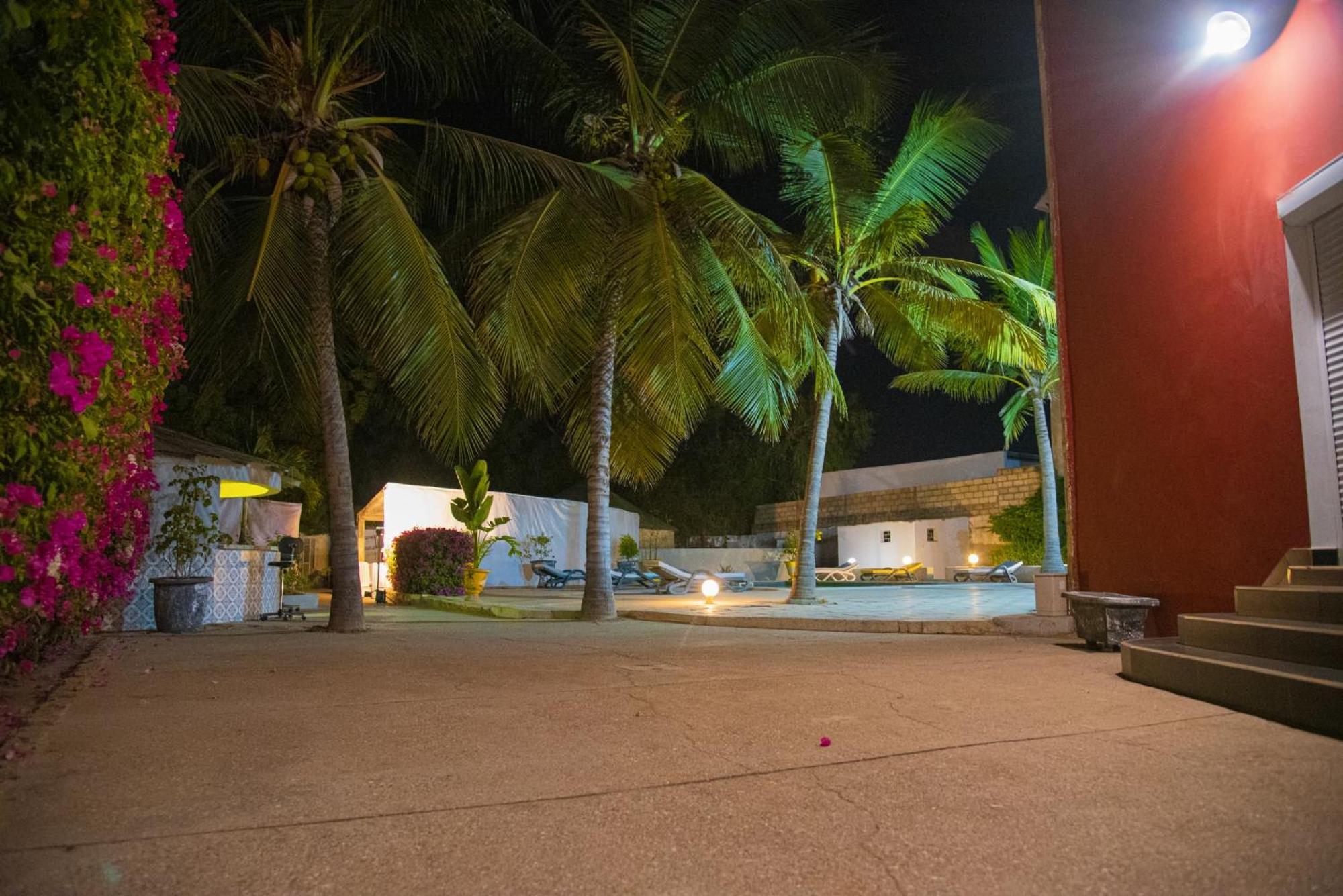 Chambres D'Hotes Villa Luciana Saly Exteriör bild