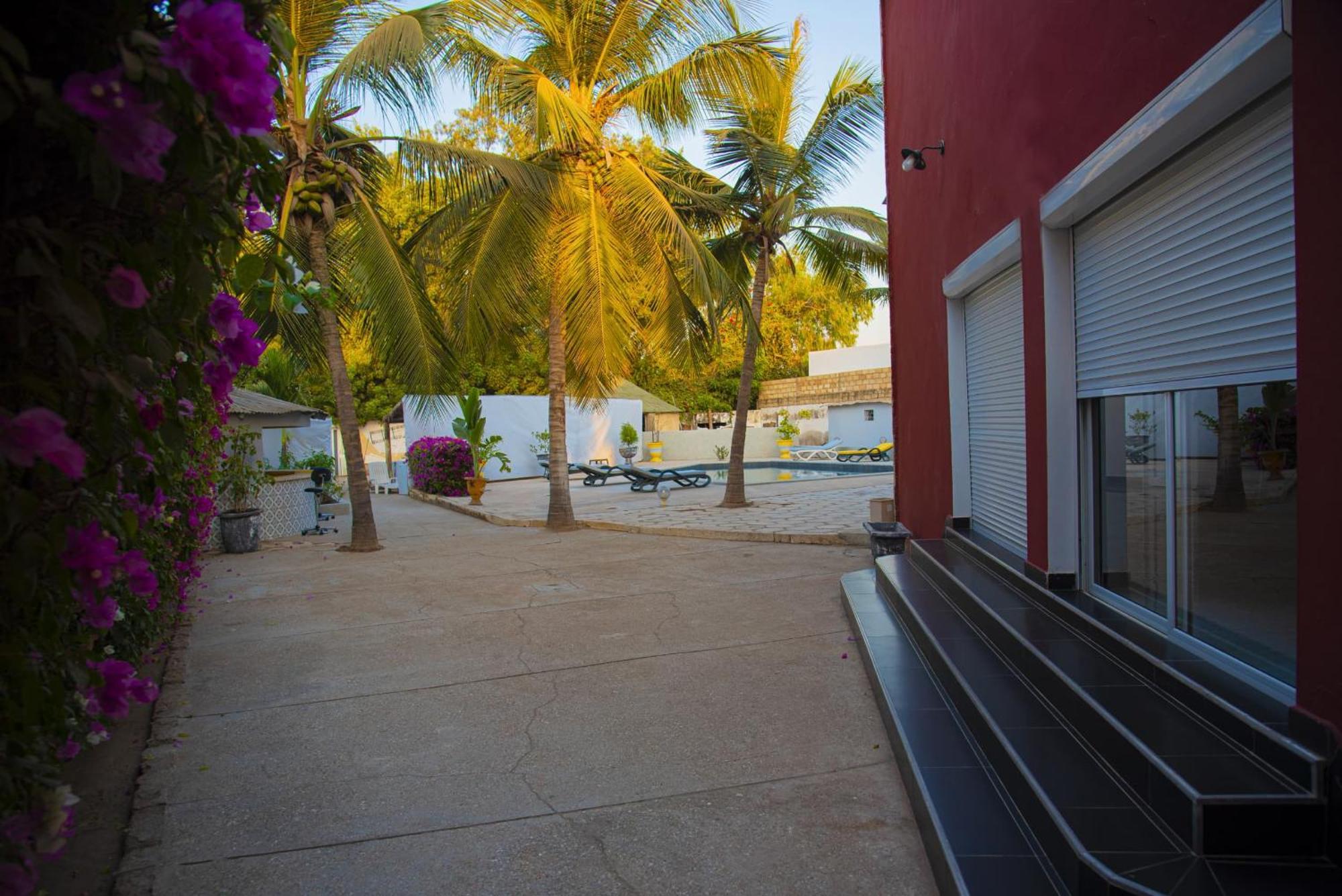 Chambres D'Hotes Villa Luciana Saly Rum bild